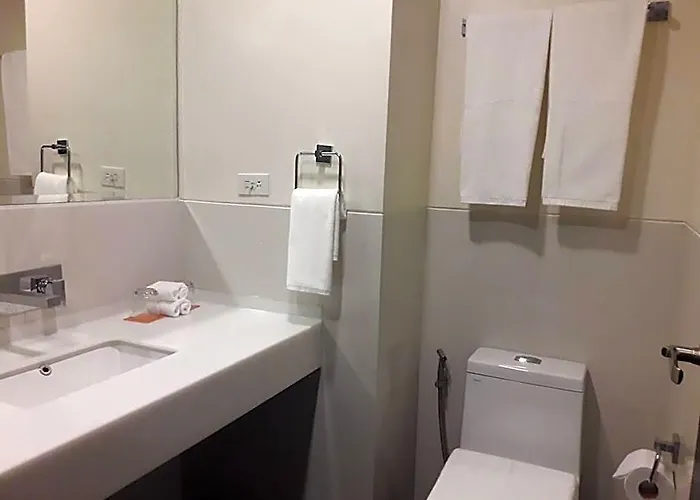 Maxx Makati By Maxihome Land Hotel 3*